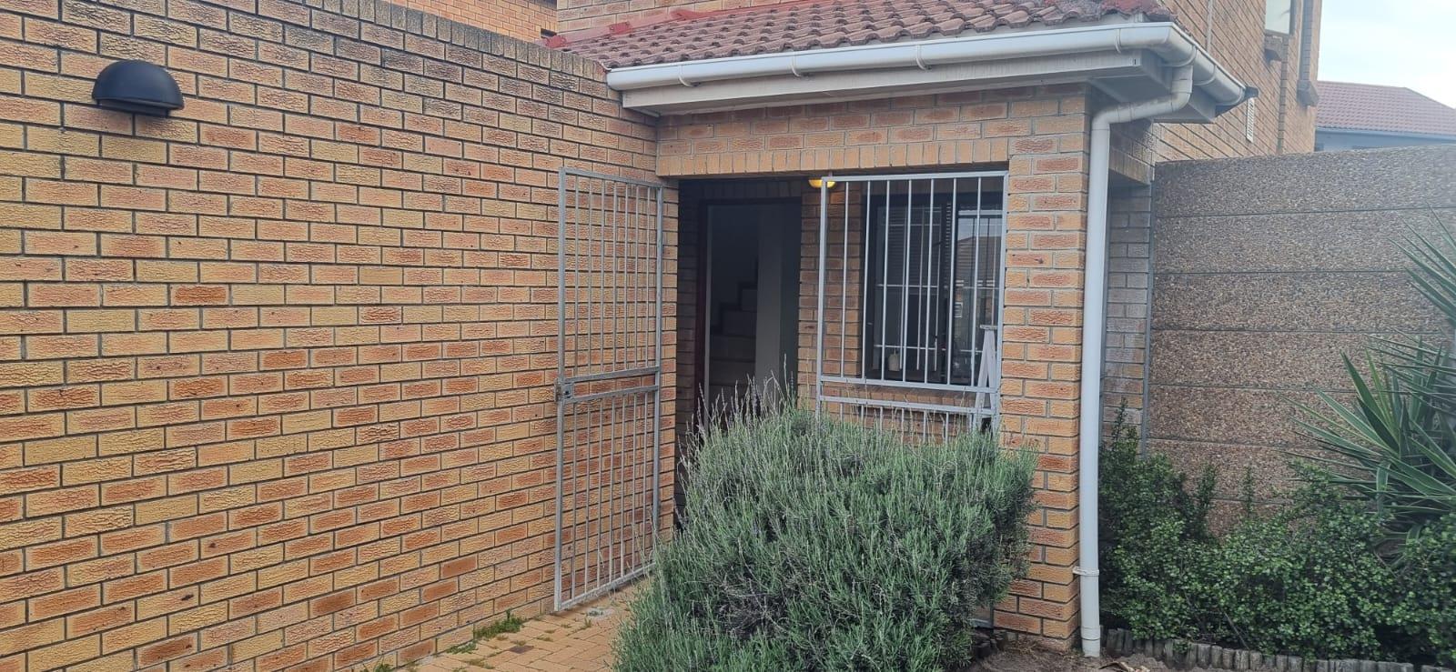 2 Bedroom Property for Sale in Brackenfell South Western Cape